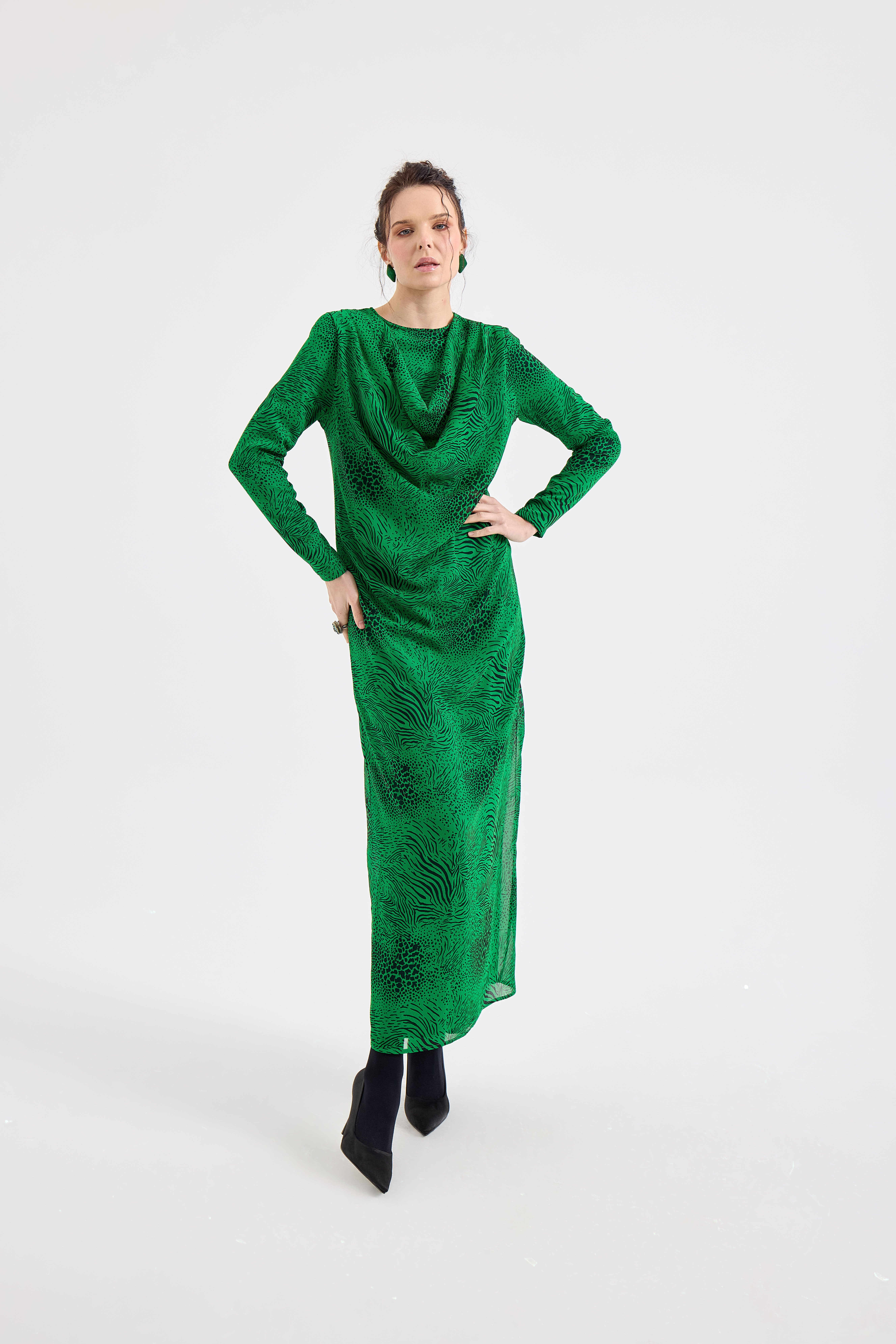 DEGAJE YAKA ELBİSE 38