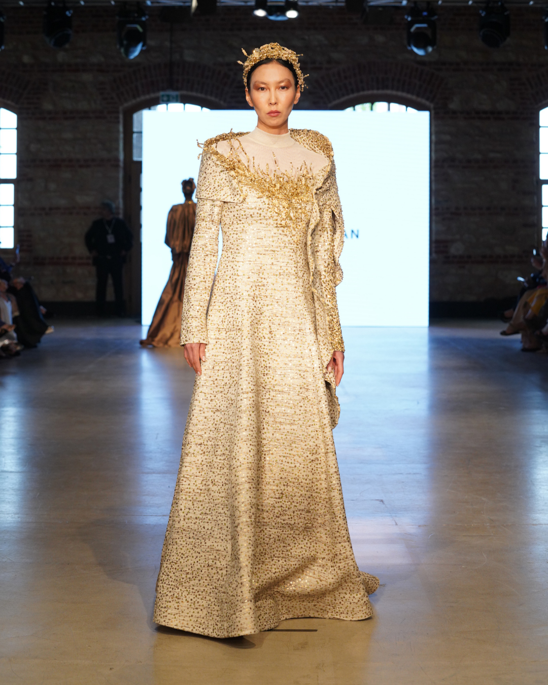 HİNT KETENİ PULLU OMUZ DETAYLI ABİYE ELBİSE 36