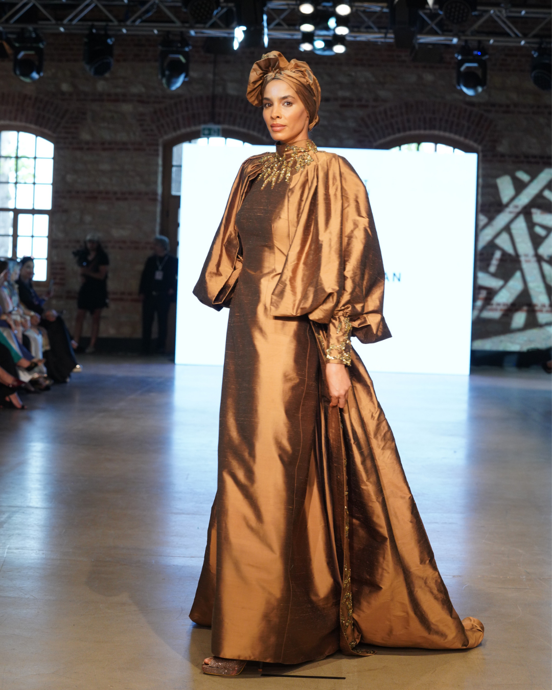 BELDEN BOLEROLU TAFTA TUVALET 36