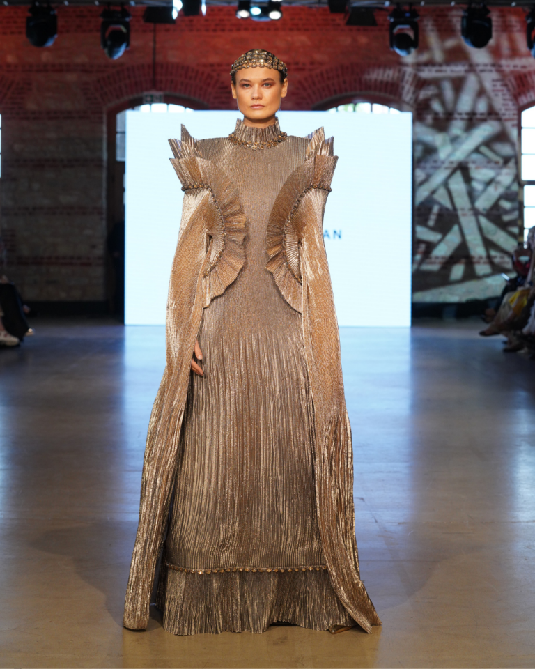 KENDİNDEN PİLİSELİ YELPAZE CEKETLİ TUVALET 36