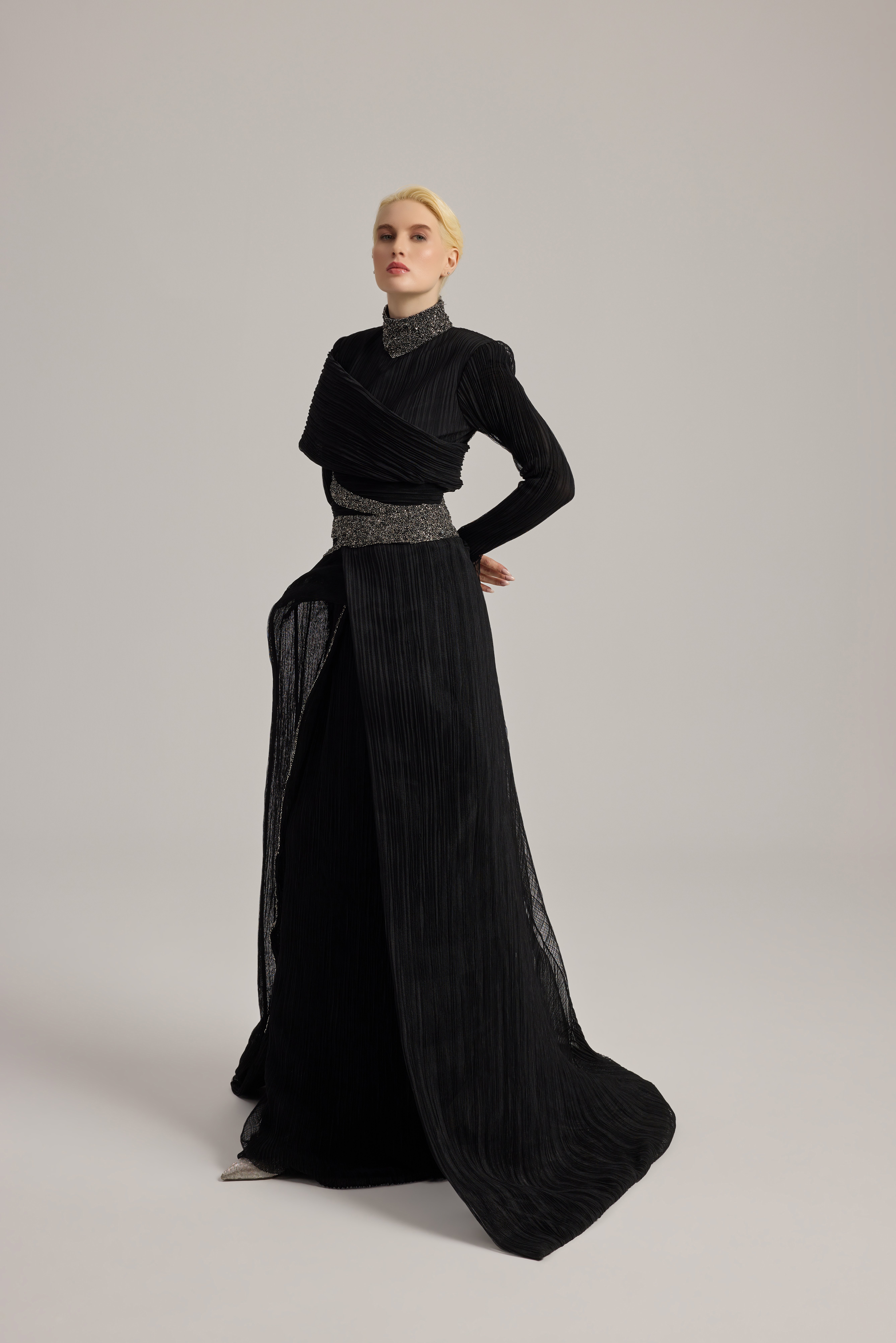 KENDİNDEN PİLİSELİ İŞLEME DETAYLI TUVALET 36