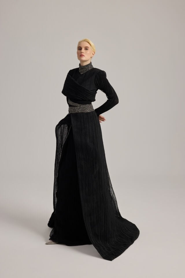 KENDİNDEN PİLİSELİ İŞLEME DETAYLI TUVALET 36