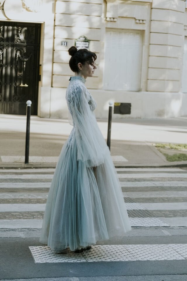 TRANSPARAN RENK GEÇİŞLİDRAPE DETAYLI TÜL ELBİSE 38