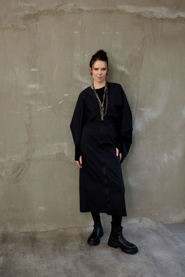 PARAŞÜT KUMAŞ PELERİNLİ SPOR ELBİSE