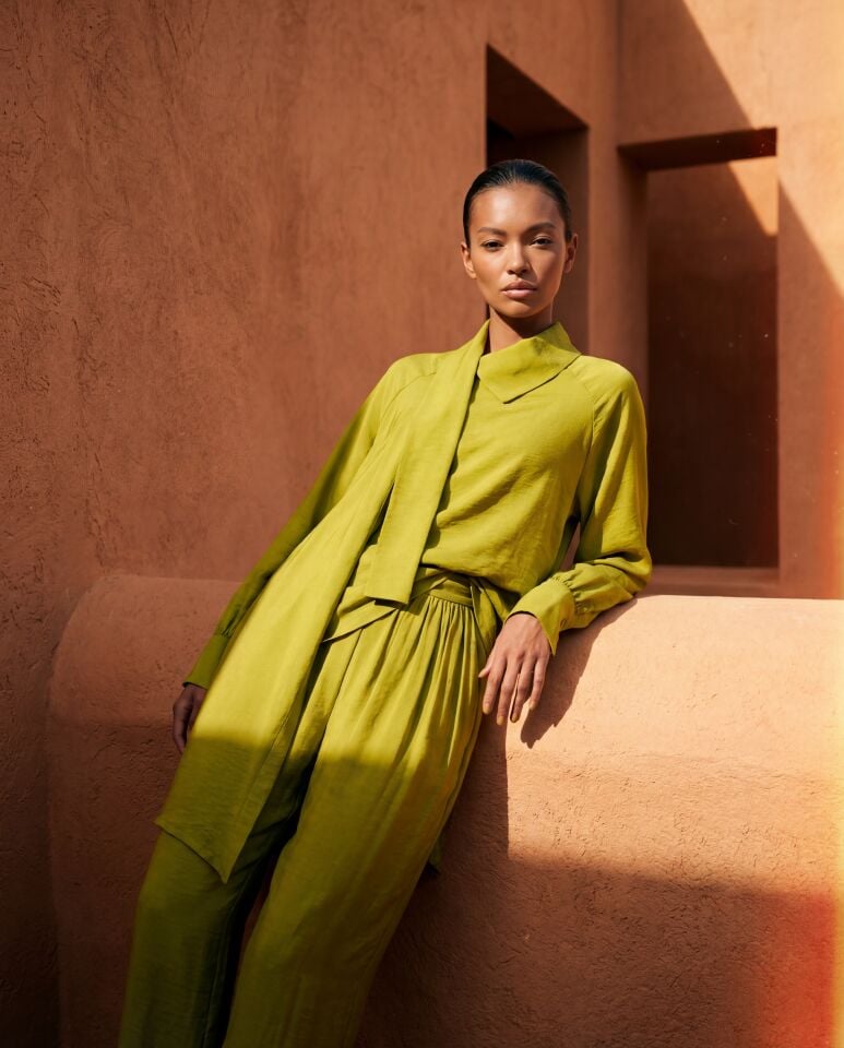 YAKASI ASİMETRİK GÖMLEK VE BELİ BÜZGÜLÜ ŞALVAR TAKIM 42