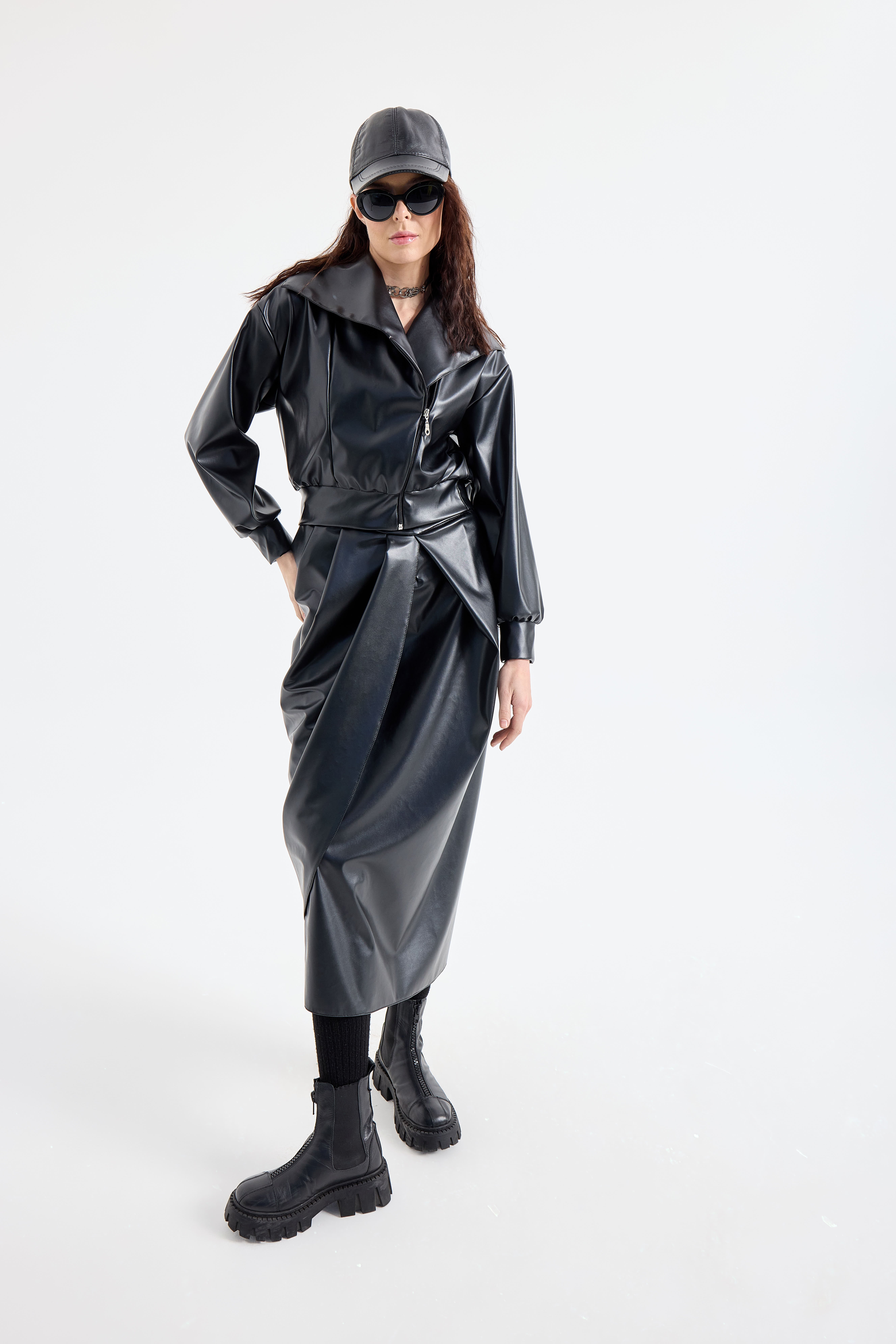 FERMUARLI KRUVAZE DERİ  CEKET  ETEK TAKIM 42