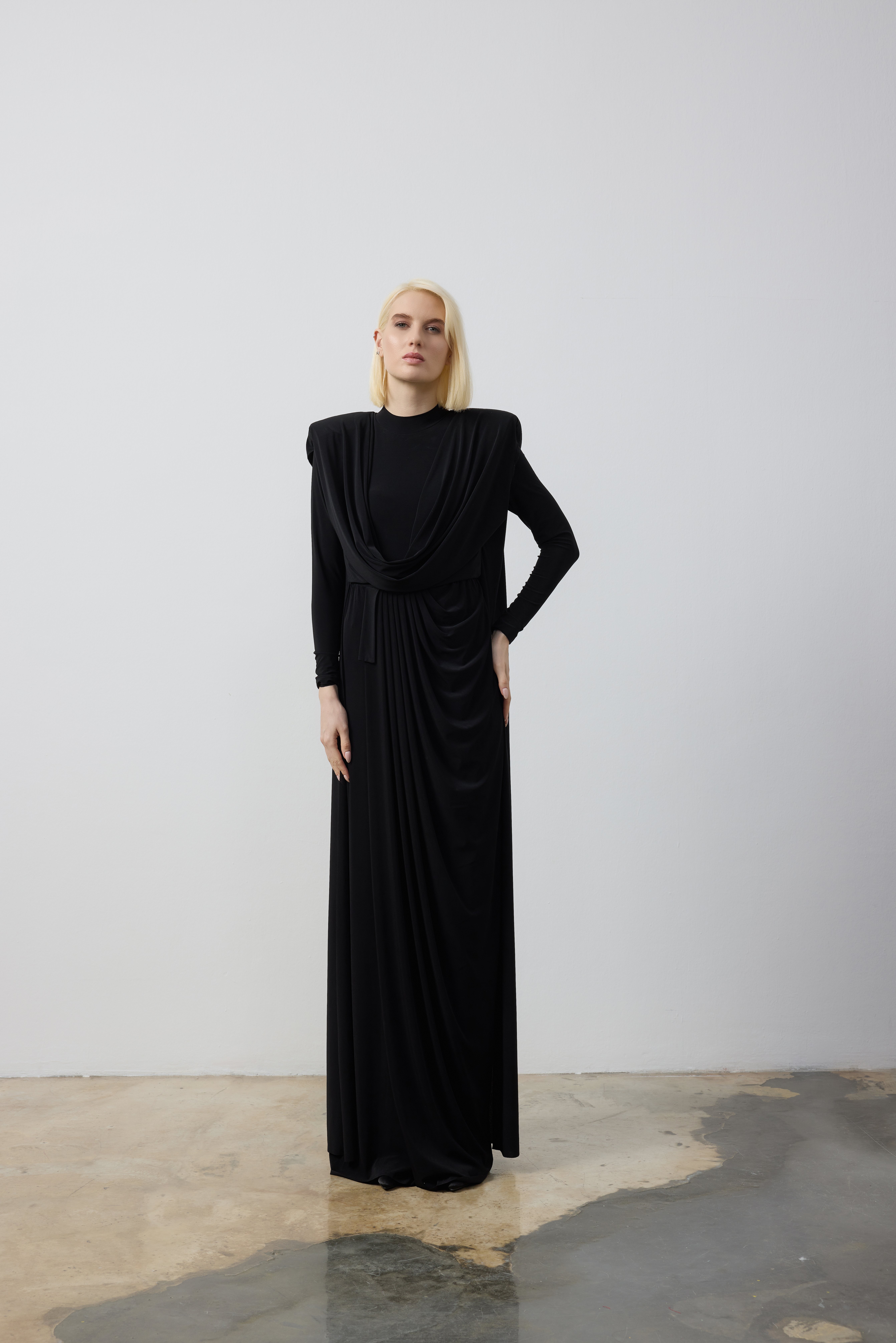 VATKA DETAYLI DEGAJE YAKA ELBİSE 44