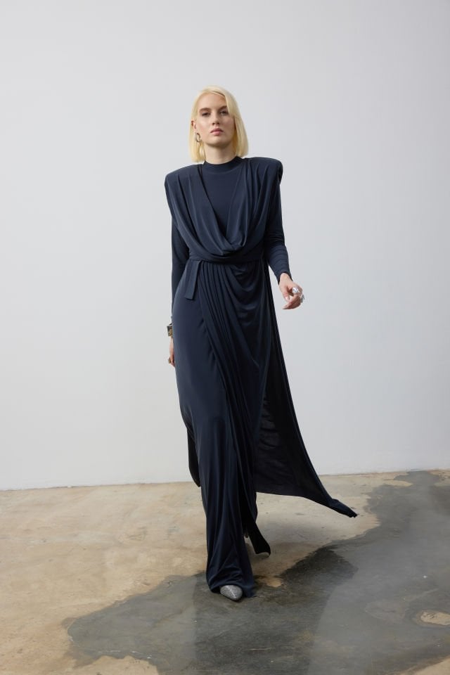 VATKA DETAYLI DEGAJE YAKA ELBİSE 36