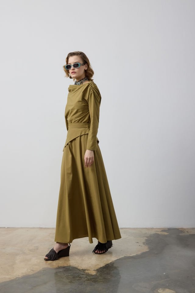 OMUZ BÜZGÜ DETAYLI BLUZ ETEK TAKIM 44