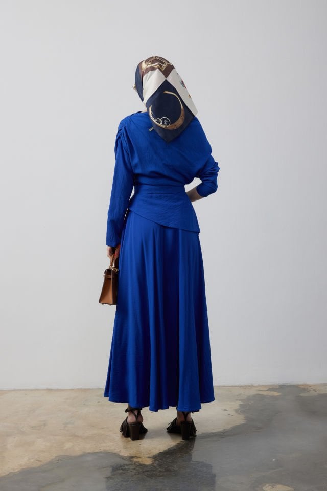 OMUZ BÜZGÜ DETAYLI BLUZ ETEK TAKIM 44