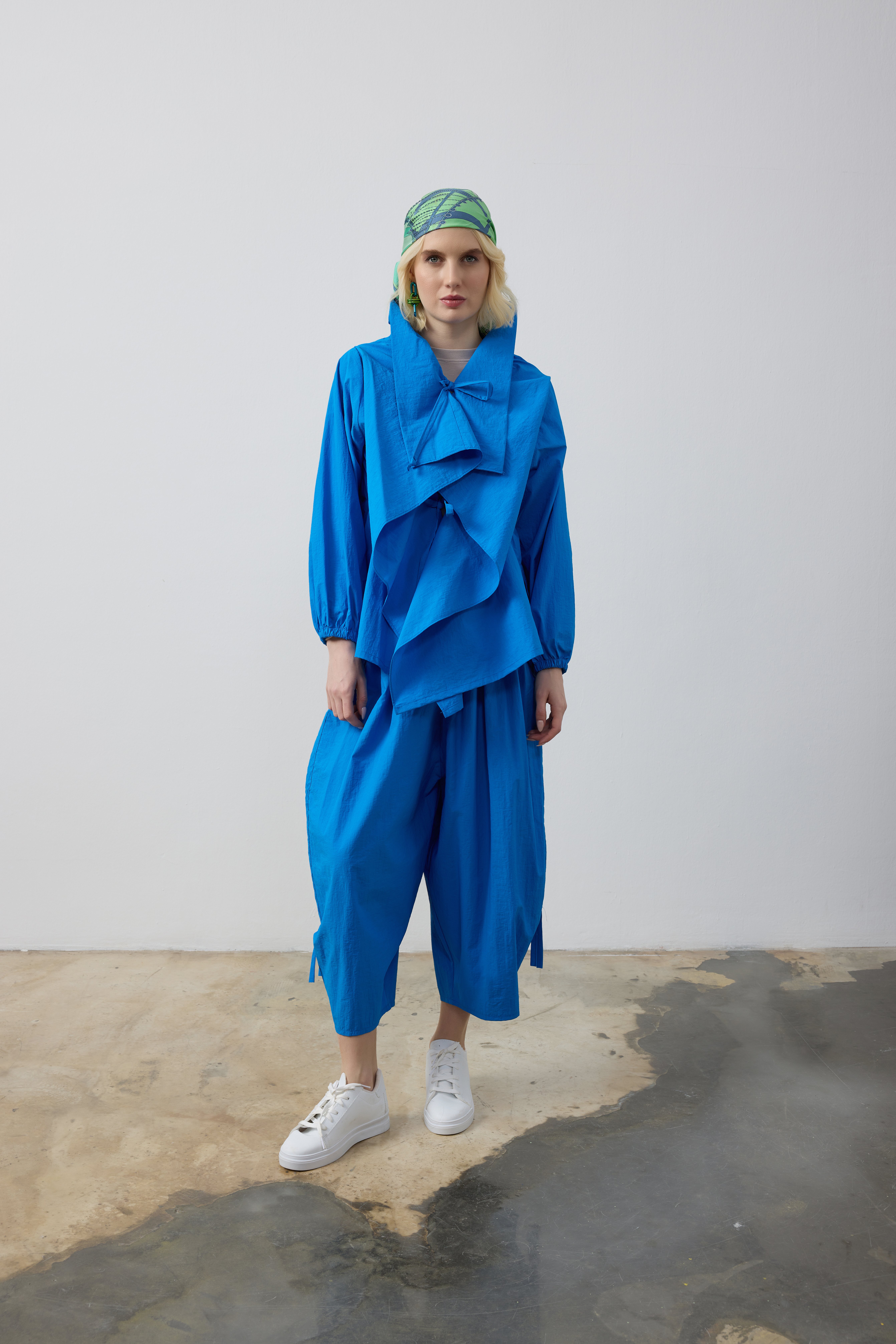 KOL LASTİKLİ BAĞCIK DETAYLI KAP ŞALVAR KESİM PANTOLON TAKIM