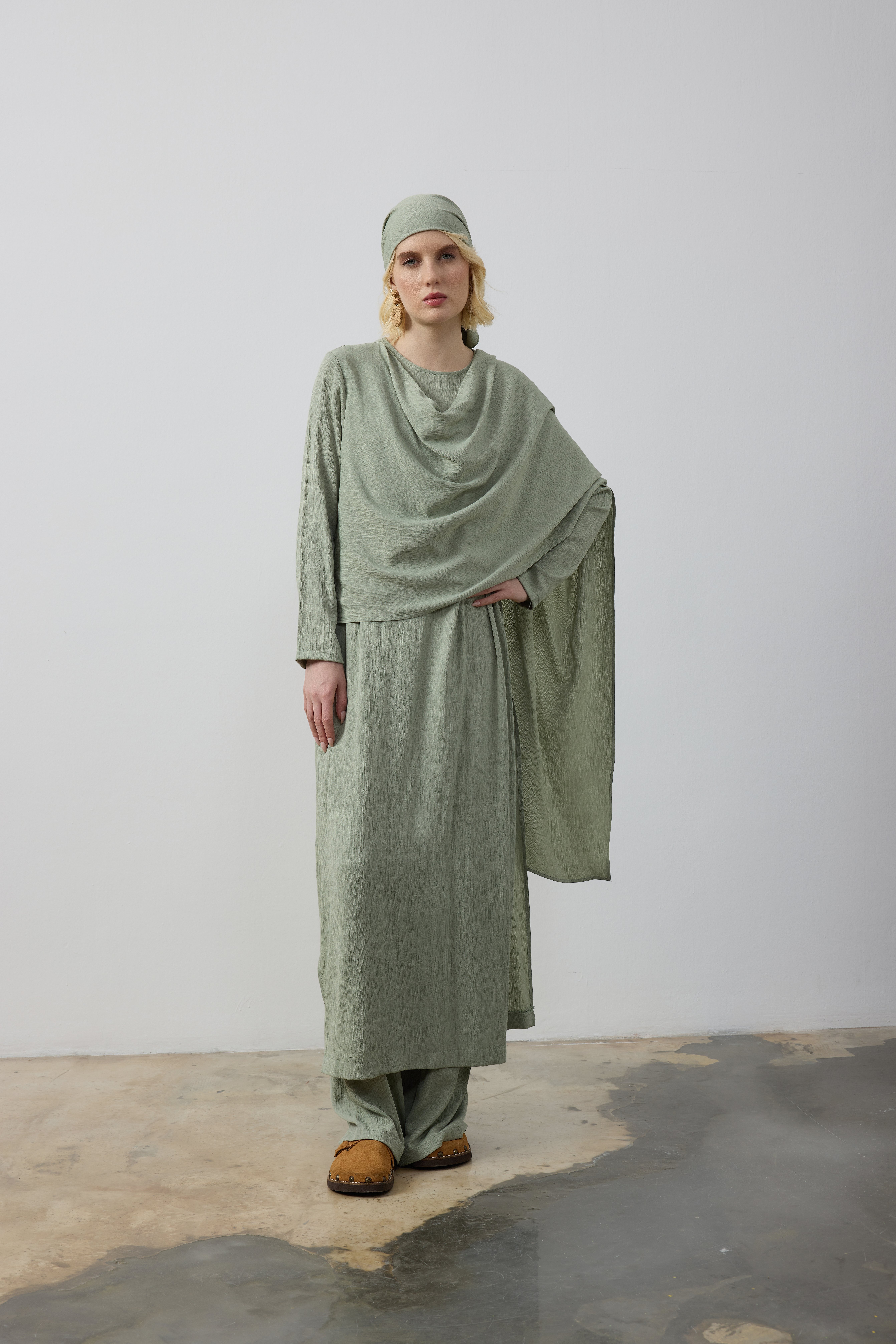 KENDİNDEN ŞALLI BLUZ PANTOLON TAKIM 44