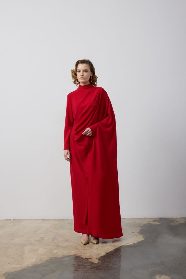 ÖN DRAPE DETAYLI TEK TARAFI YARASA KOL ELBİSE 38