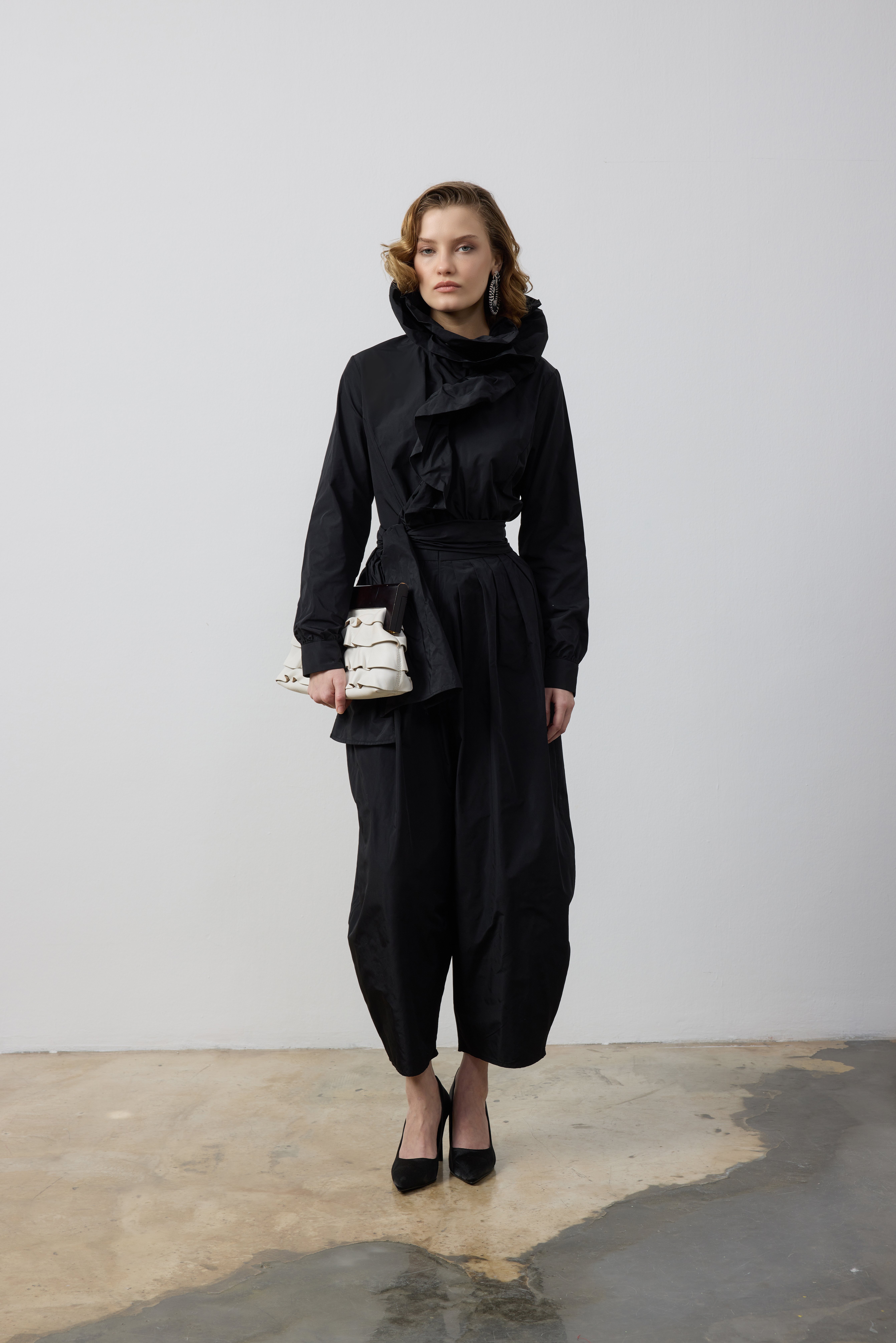 VOLAN YAKALI GÖMLEK ŞALVAR TAKIM