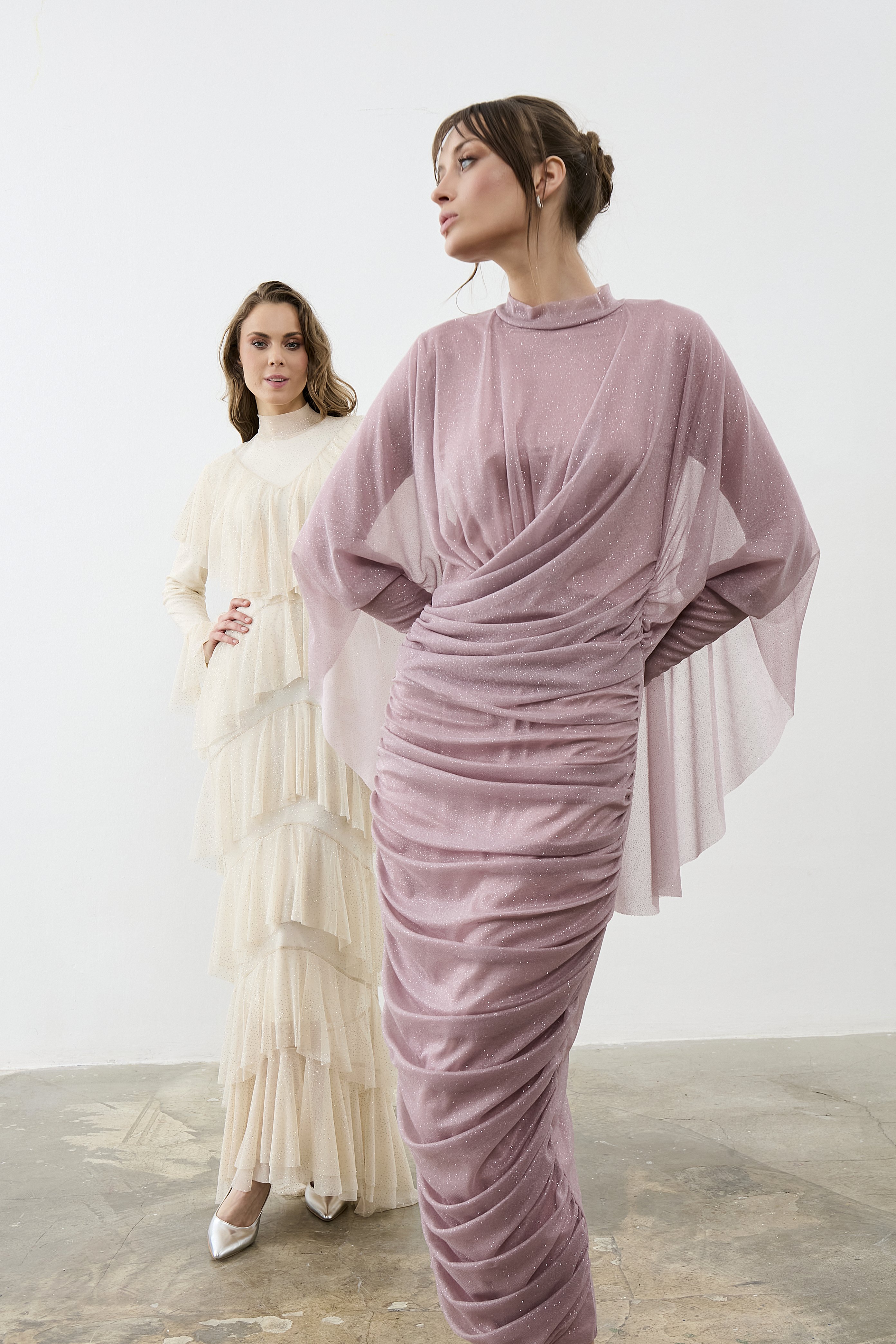 Eteği Drapeli Yarım Pelerinli Tül Abiye Elbise 38