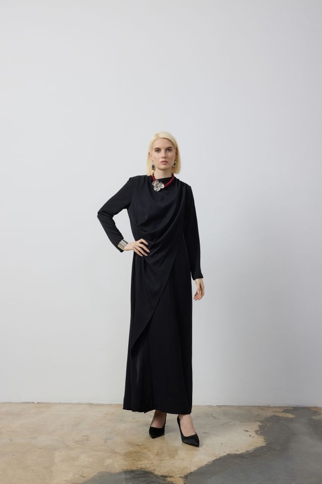 YANDAN DRAPELİ ÇİFT KAT ELBİSE