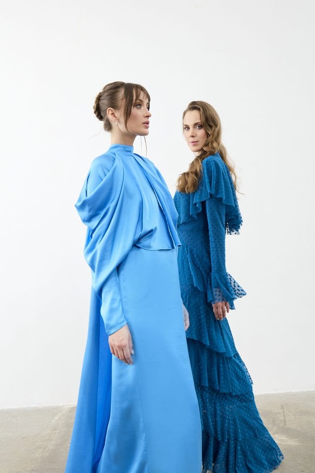 Kolları Volanlı Pelerinli Tuvalet