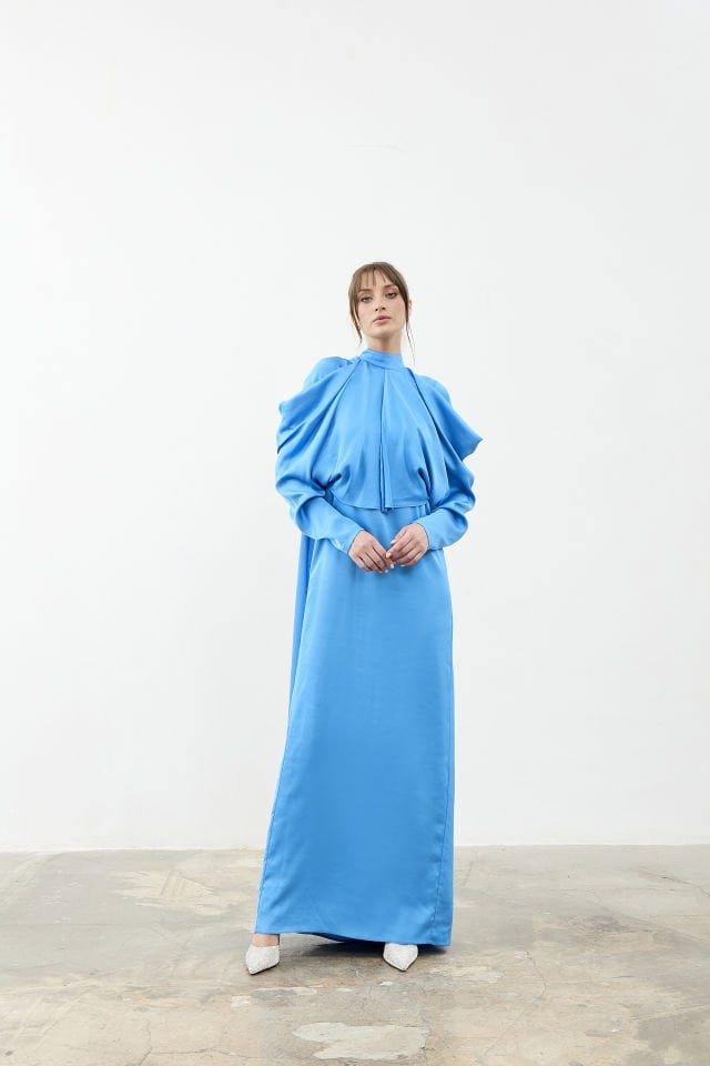 Kolları Volanlı Pelerinli Tuvalet