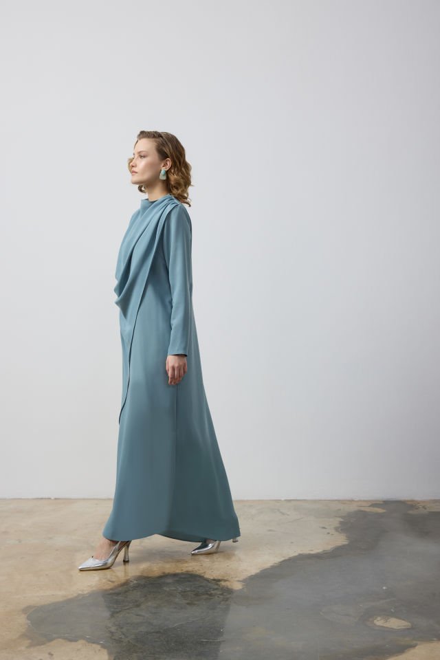 YANDAN DRAPELİ ÇİFT KAT ELBİSE