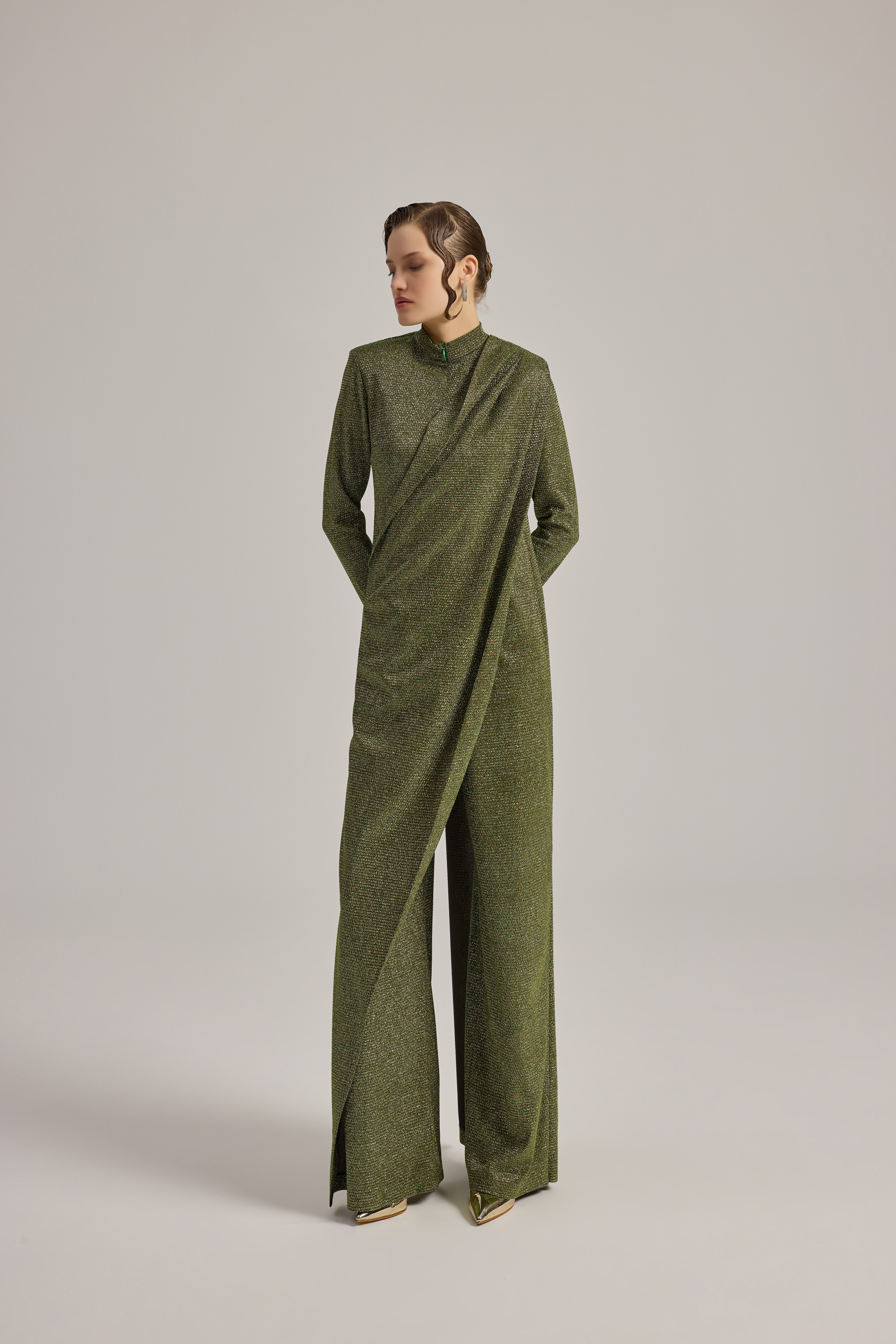 ÖN VE ARKA PELERİNLİ ABİYE TULUM