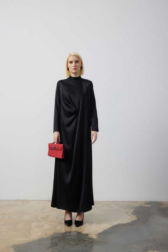 BELDEN TOPLAMALI ARKASI PARÇALI ŞIK ELBİSE