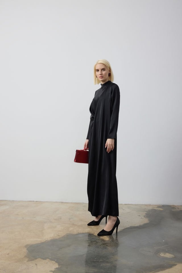 BELDEN TOPLAMALI ARKASI PARÇALI ŞIK ELBİSE