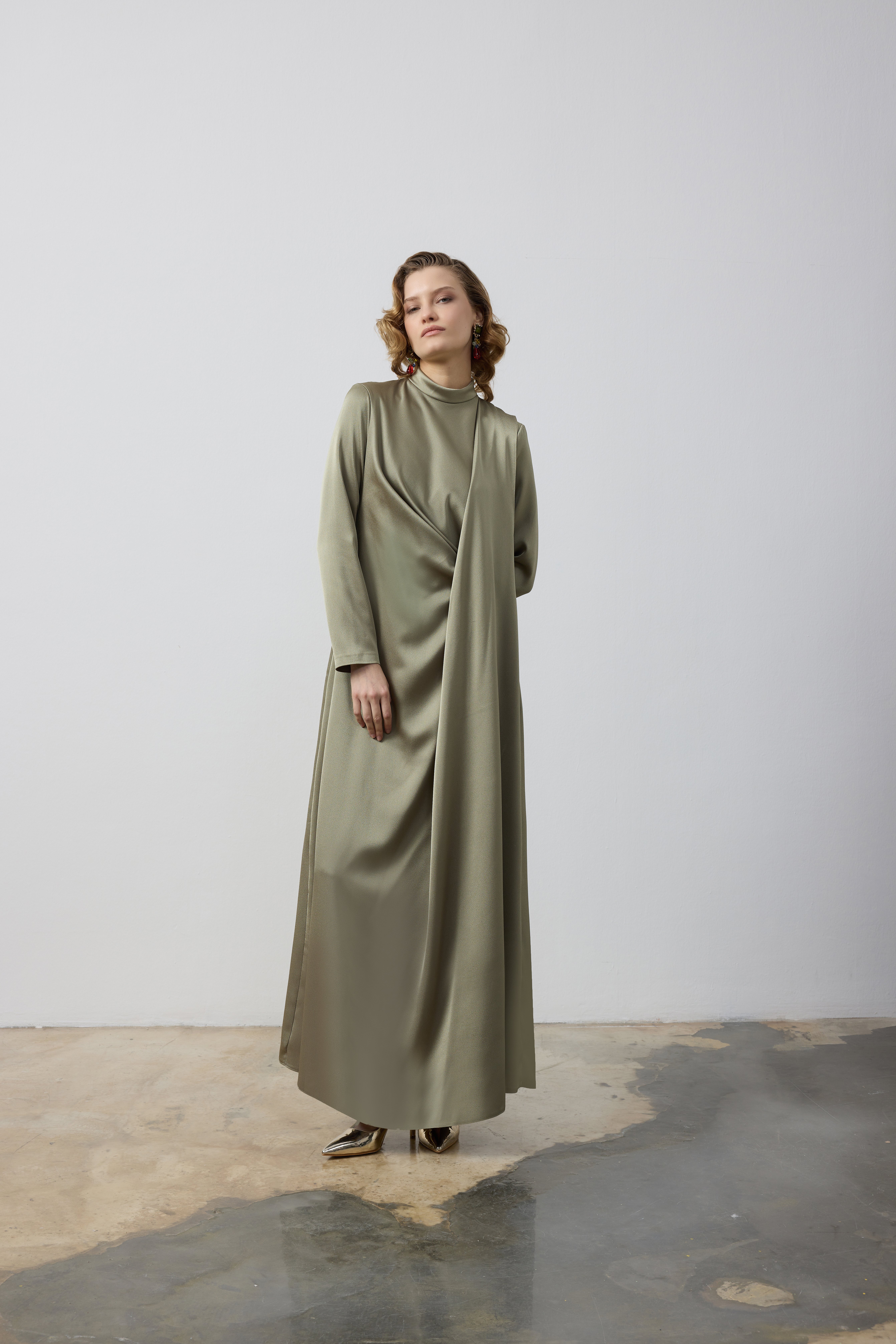 BELDEN TOPLAMALI ARKASI PARÇALI ŞIK ELBİSE 46