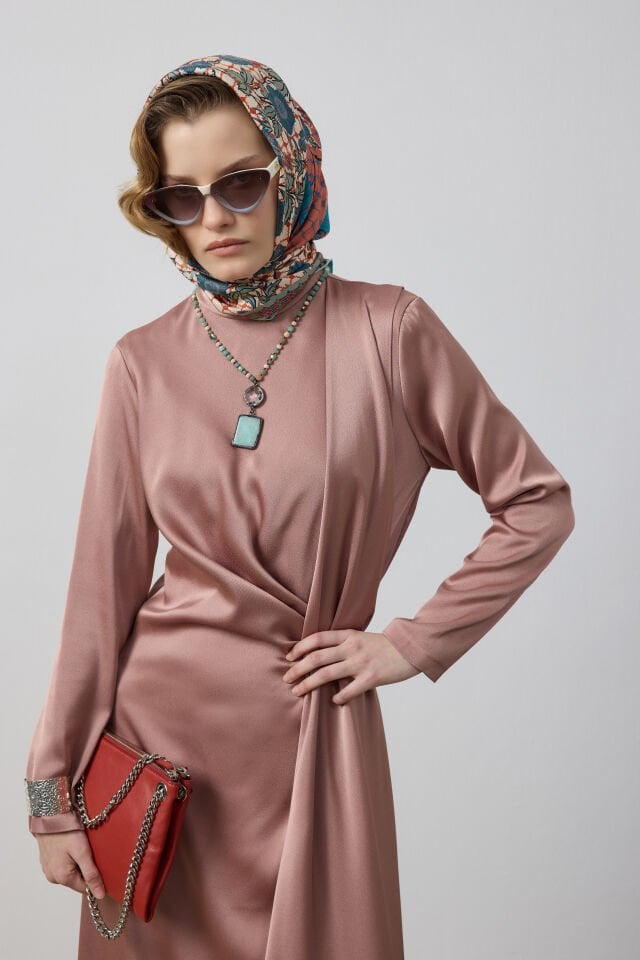 BELDEN TOPLAMALI ARKASI PARÇALI ŞIK ELBİSE 9160 CAPPUCİNO - 46