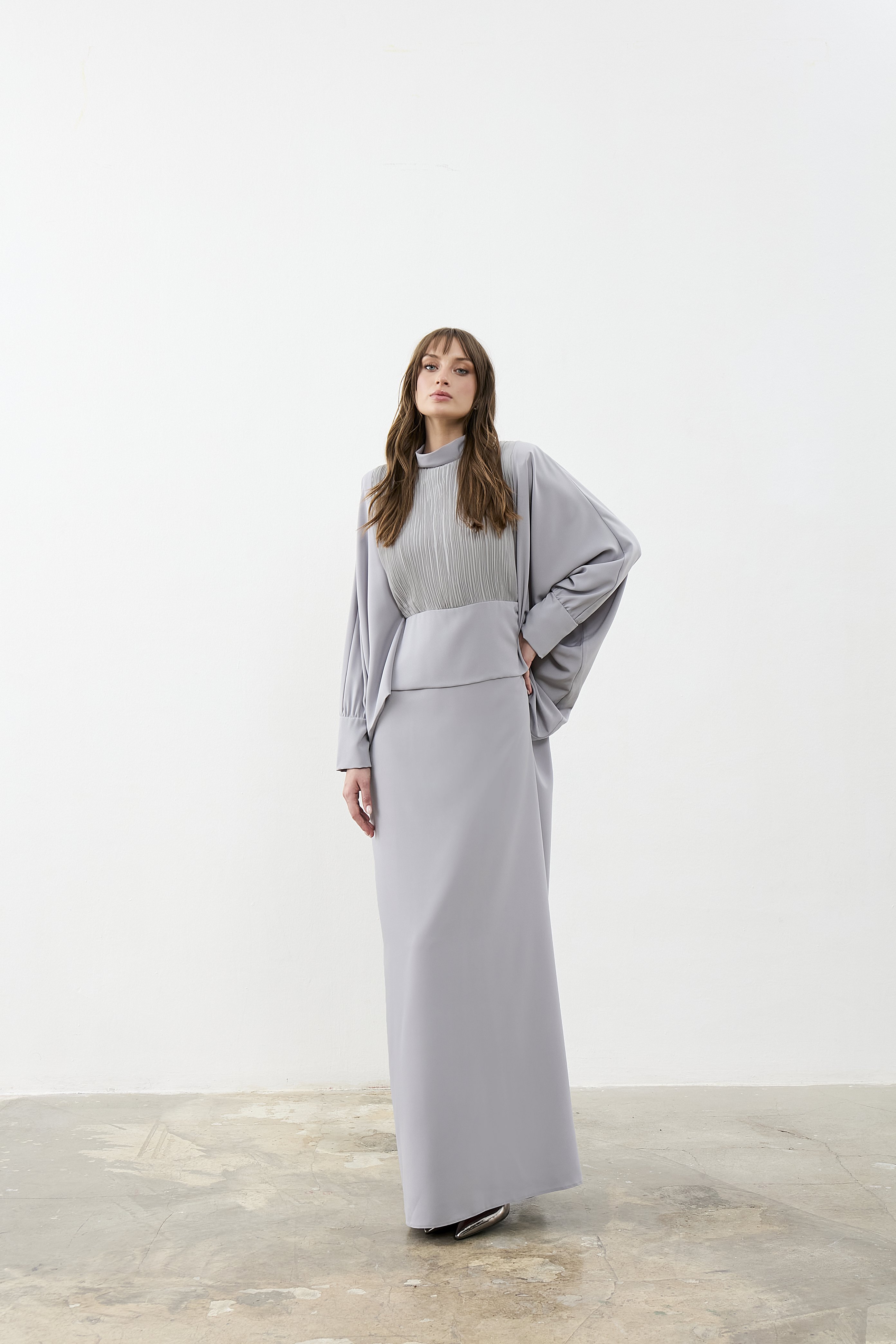 Ön Kısmı Piliseli İçten Kuşaklı Abaye Elbise Standart