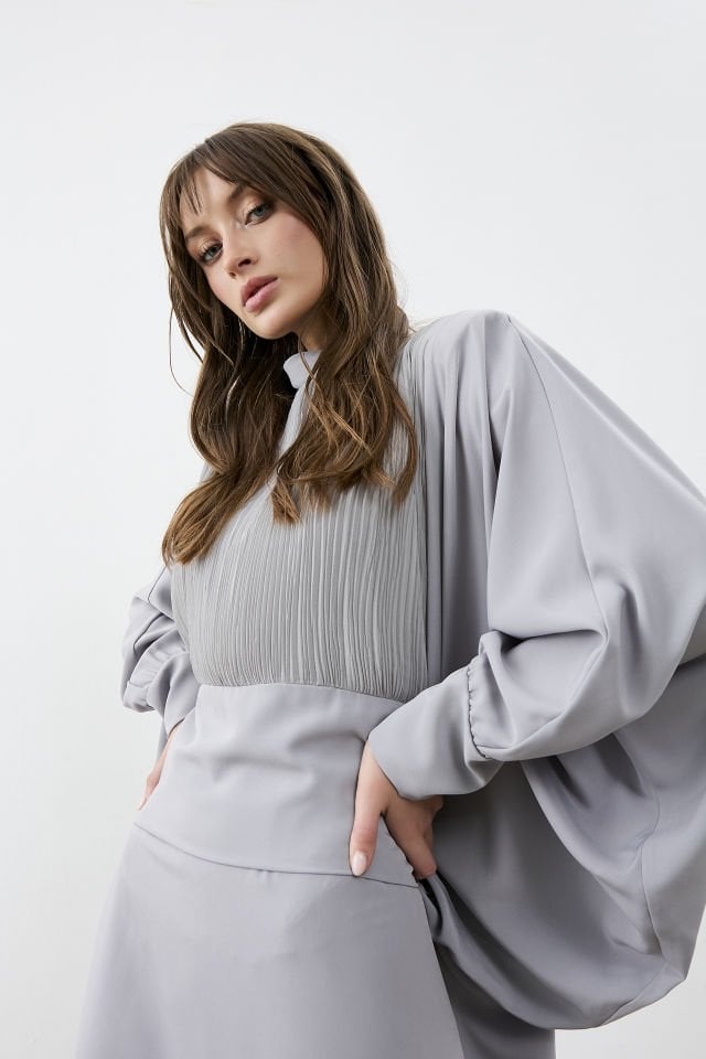 Ön Kısmı Piliseli İçten Kuşaklı Abaye Elbise Standart