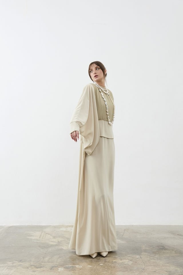 Ön Kısmı Piliseli İçten Kuşaklı Abaye Elbise Standart