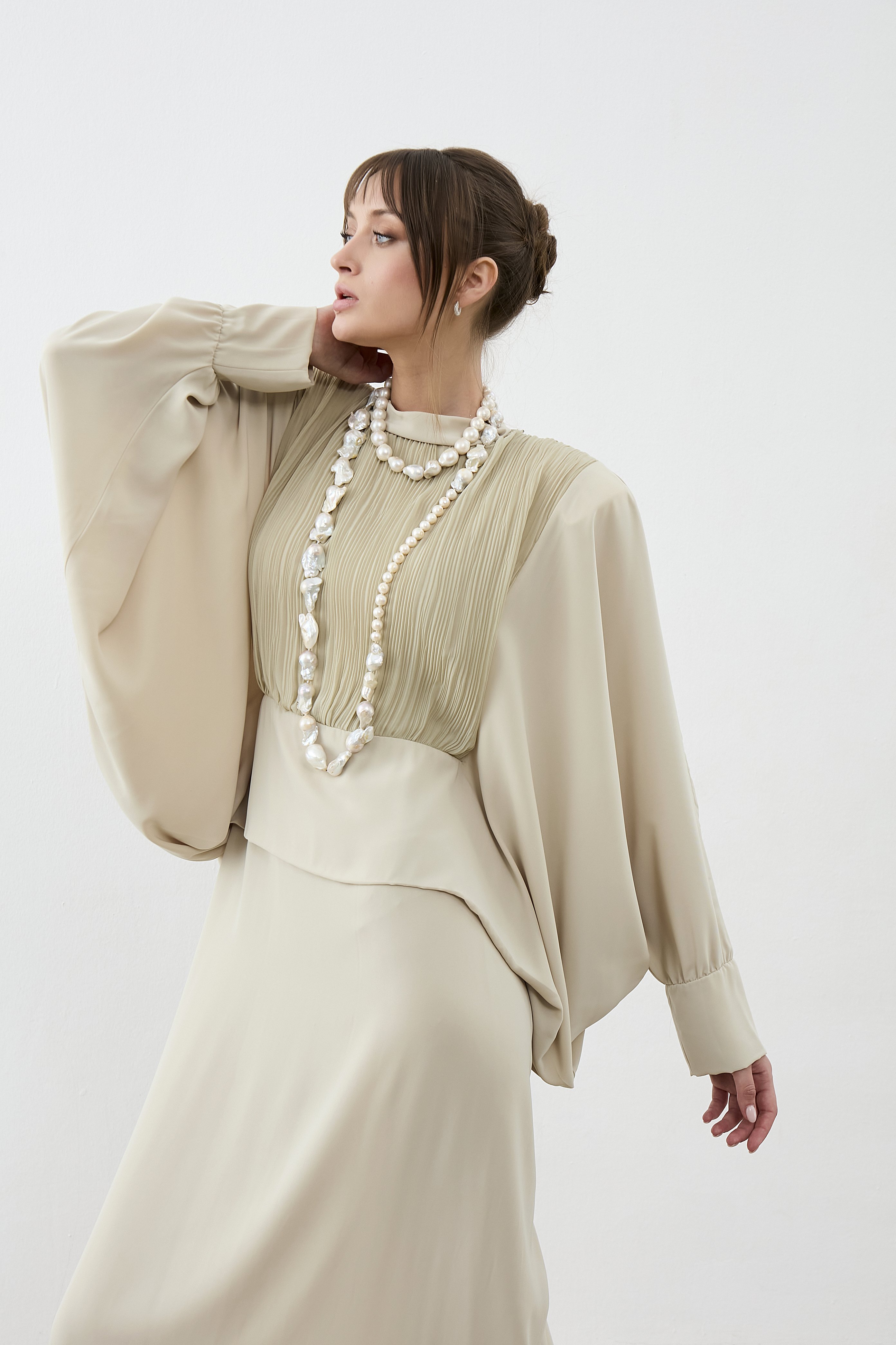 Ön Kısmı Piliseli İçten Kuşaklı Abaye Elbise Standart