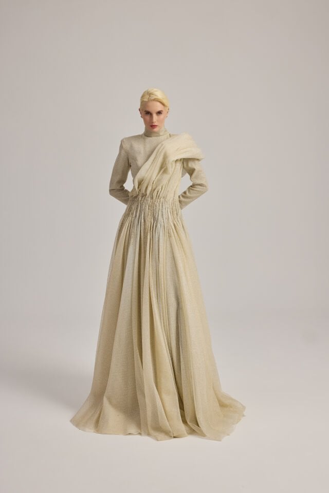 BÜZGÜLÜ VEREV YAKA DETAYLI KORSAJLI TÜL TUVALET 38