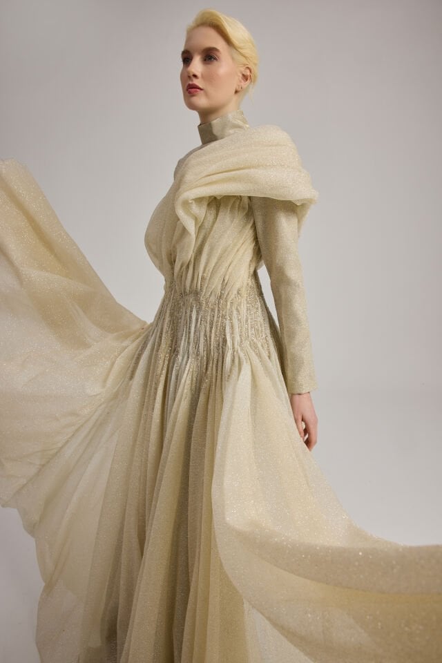 BÜZGÜLÜ VEREV YAKA DETAYLI KORSAJLI TÜL TUVALET 38