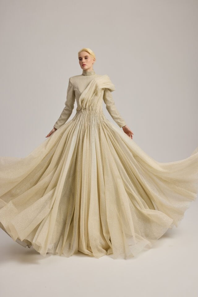 BÜZGÜLÜ VEREV YAKA DETAYLI KORSAJLI TÜL TUVALET 38