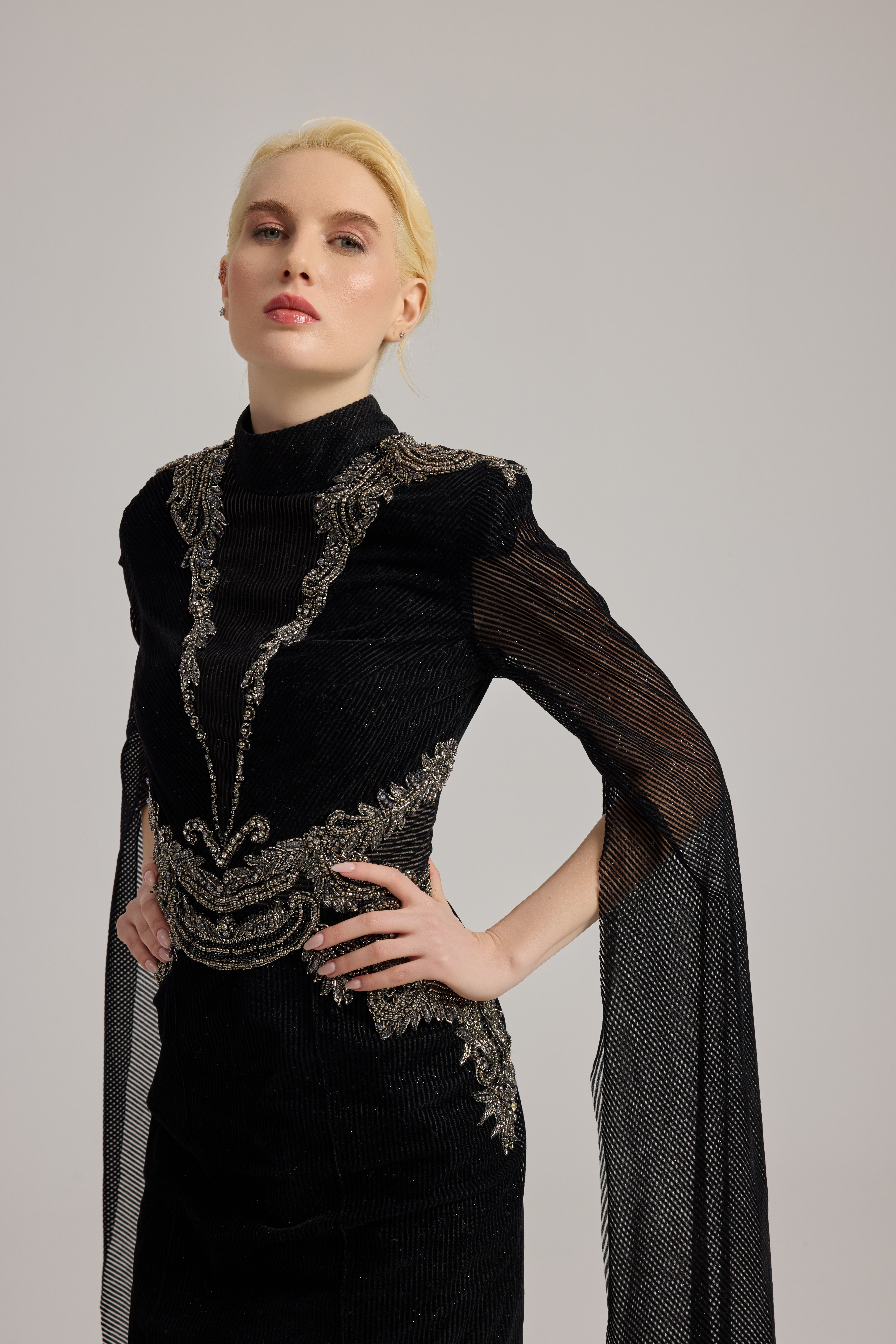 APLİKE İŞLİ PELERİNLİ KADİFE TUVALET 36