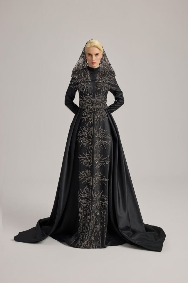 GRİ ÇİÇEK DESEN İŞLEMELİ TUVALET 36