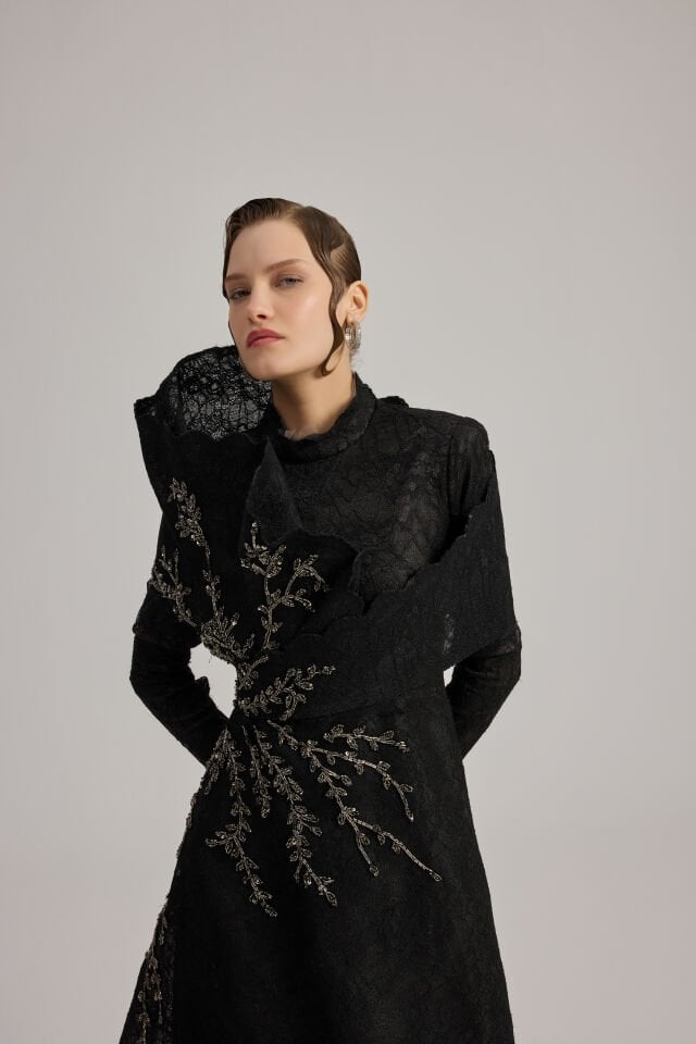 ÜÇ BOYUT DETAYLI APLİKE İŞLİ TUVALET 36